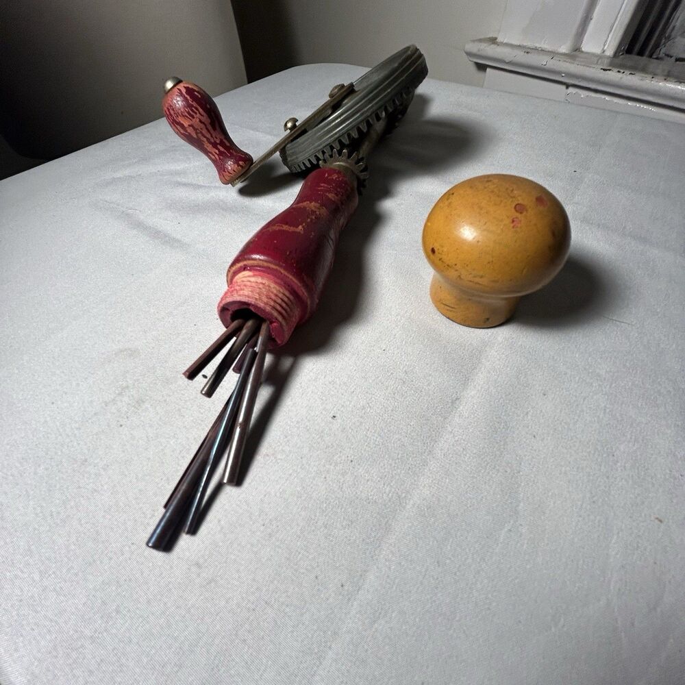 vintage Stanley Defiance # 1220 eggbeater-style hand-crank drill & Lots of Bits